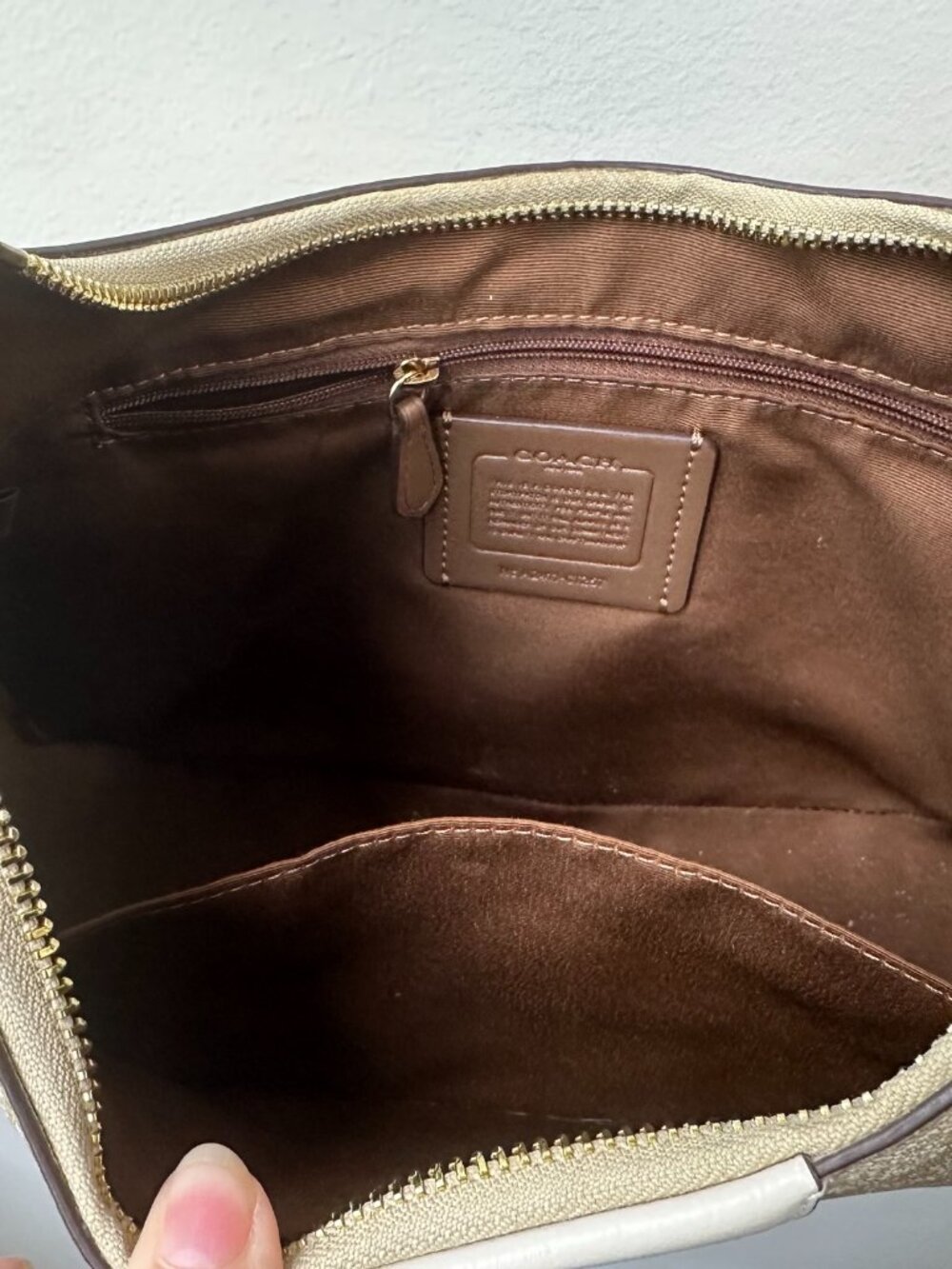 Teri Hobo in Signature Canvas With Stripe - Picture 4 of 5
